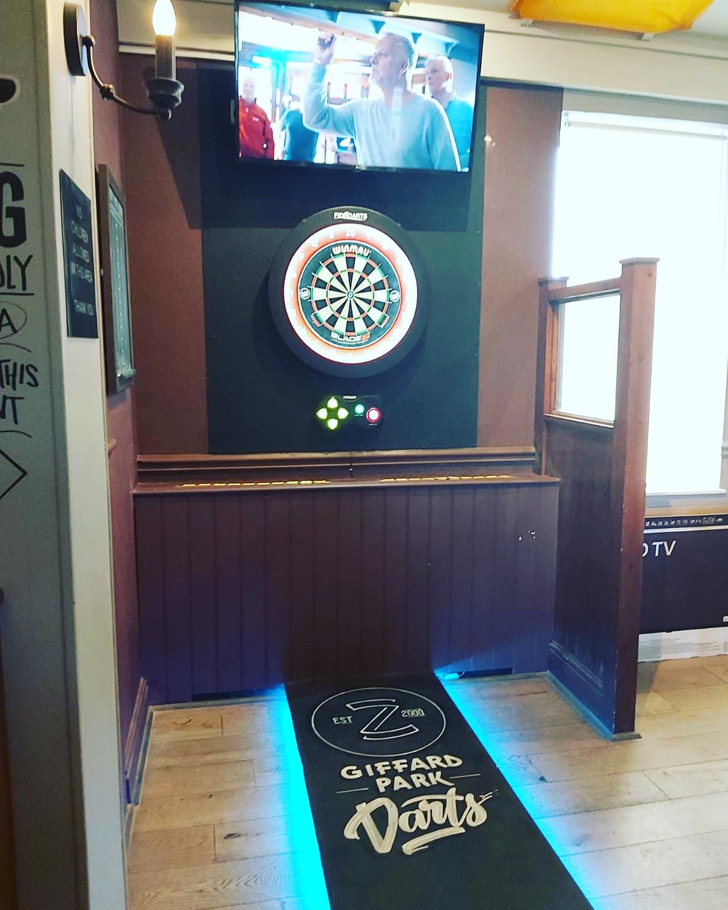 Darts Venues FIDODARTS Wall mount NV 3302P UK 02