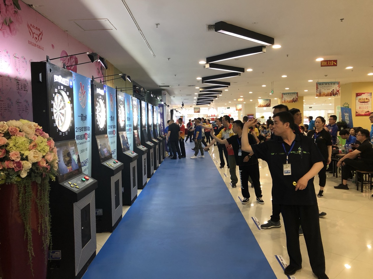 大会会場に設置されたNV-3202Pダーツマシン